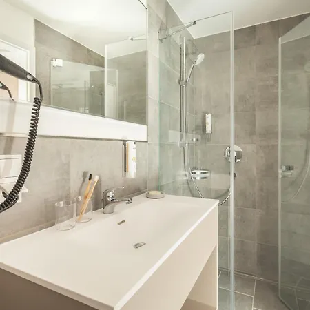 Candlewood Berlin Airport By Ihg Hotel 3*