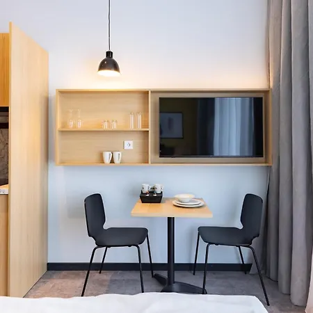 Candlewood Berlin Airport By Ihg Hotell Schönefeld