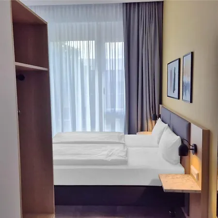 Hotell Candlewood Berlin Airport By Ihg 3*