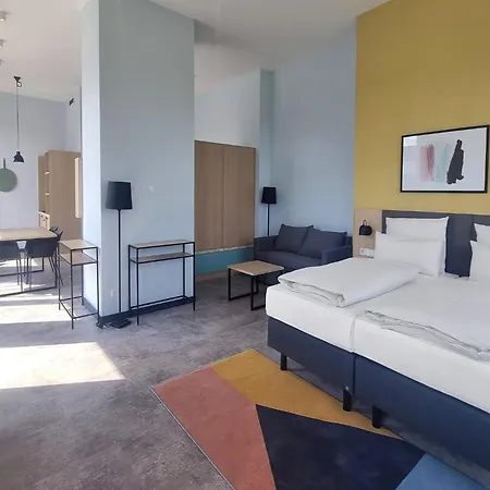 Candlewood Berlin Airport By Ihg Hotell 3*