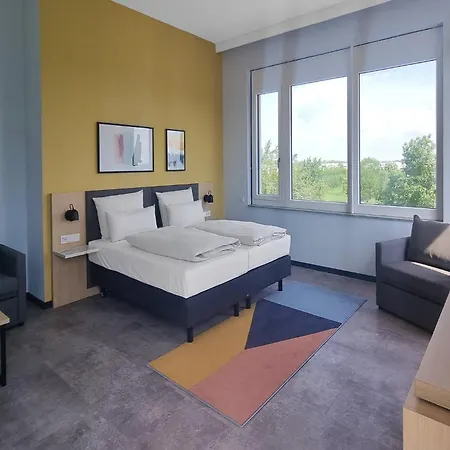Hotell Candlewood Berlin Airport By Ihg 3*