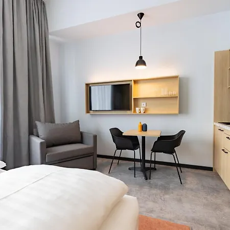 Candlewood Berlin Airport By Ihg Hotell 3*