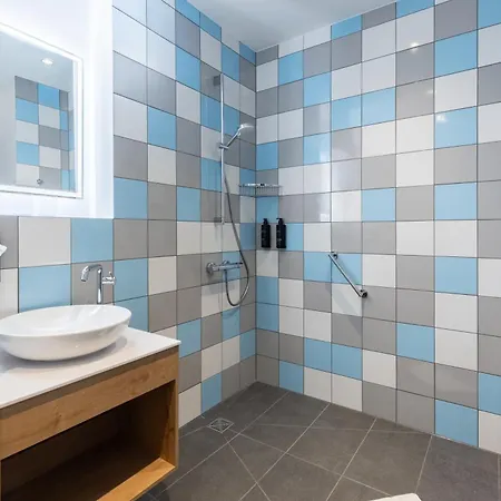 Candlewood Berlin Airport By Ihg Hotel 3*